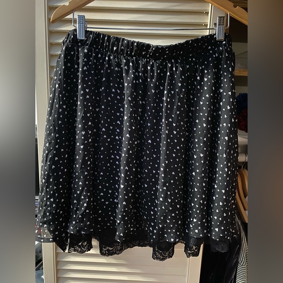 torrid Dresses & Skirts - Torrid layered heart print skirt chiffon lace Sz 1